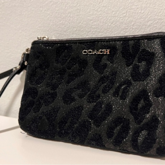 Limited Edition Coach Sparkle Leopard Print Wristlet - Picture 1 of 6